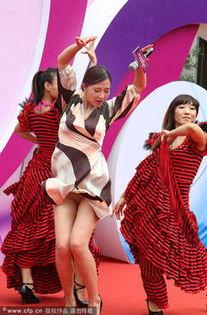 欧美走秀简单舞蹈视频