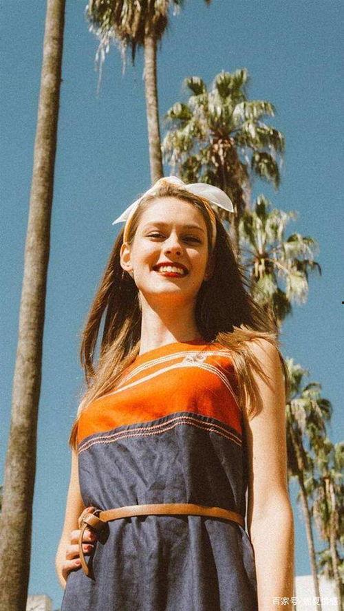 欧美黄帽子小姐姐视频,黄帽子小姐姐的时尚魅力瞬间