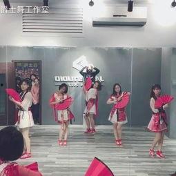 最火女团欧美舞蹈视频,跟随节奏，舞动青春风采